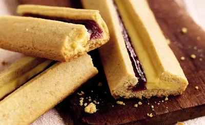 فروتفیل آلبالو